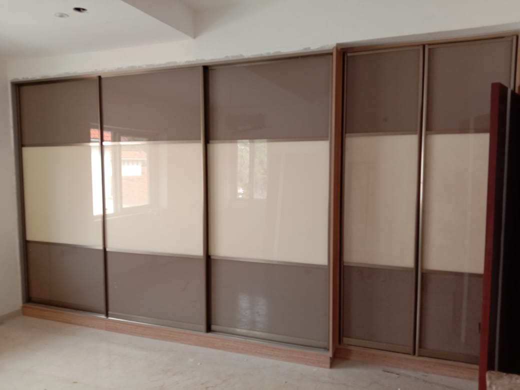 lacquer-glass-wardrobes-dealers-manufacturers-suppliers-in-noida-greater-noida-india